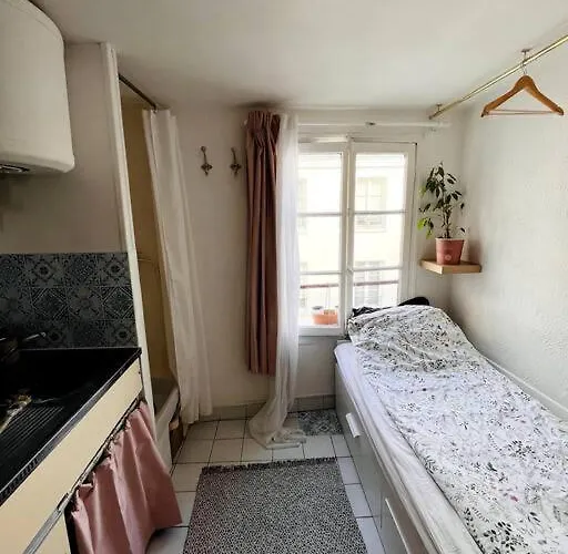 Cute Marais Private For 2