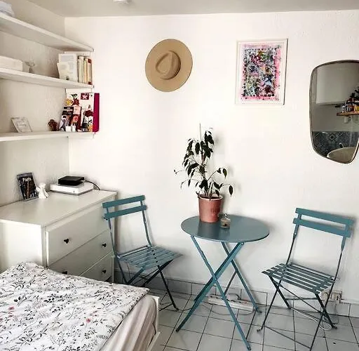 Cute Marais Private For 2