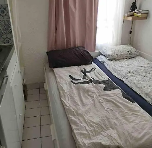 Cute Marais Private For 2